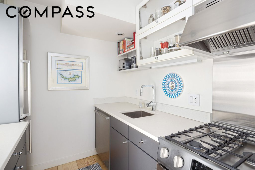 77 Bleecker Street, Unit 1006W photo 6