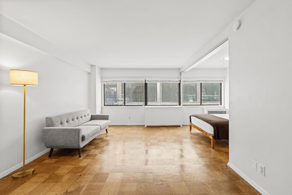 310 West 56th Street, Unit 10E photo 4