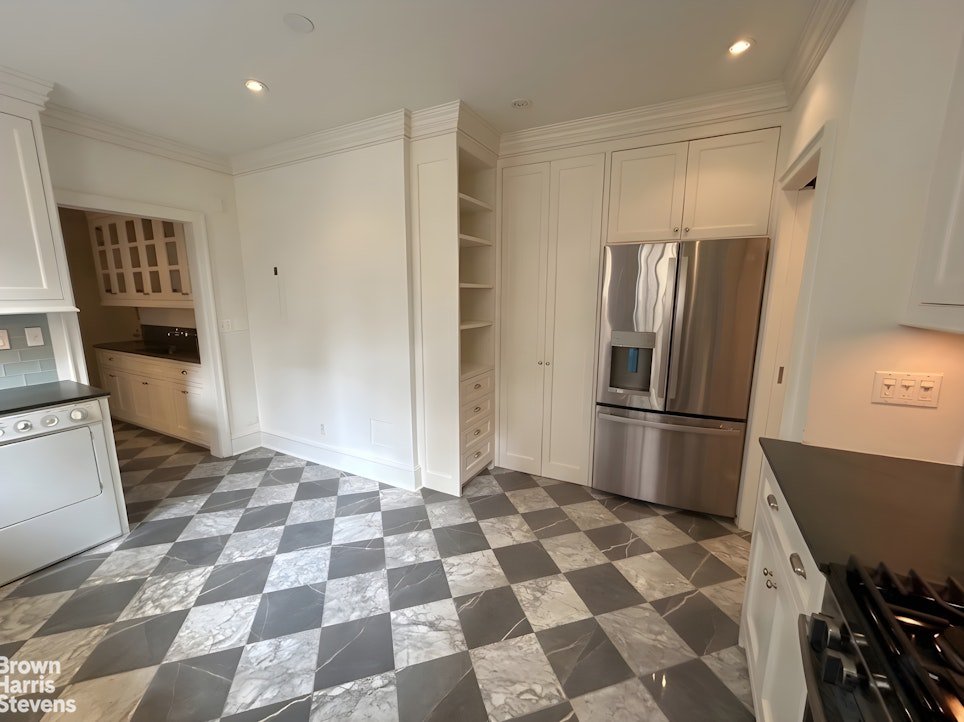 115 East 67th Street, Unit 8B photo 12