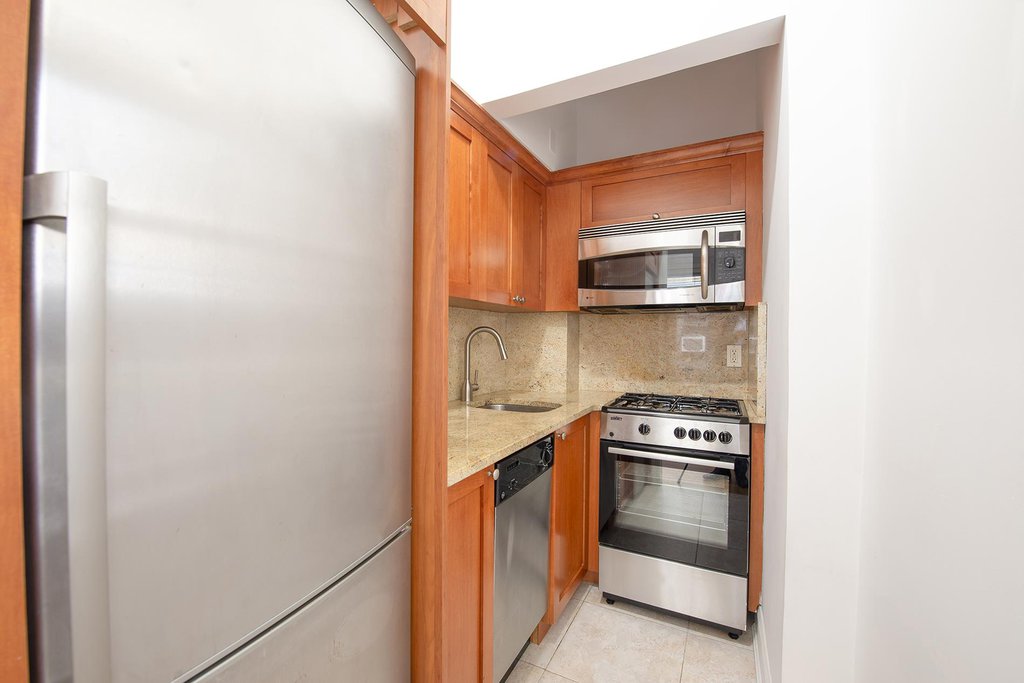 108 East 66th Street, Unit 9B photo 7