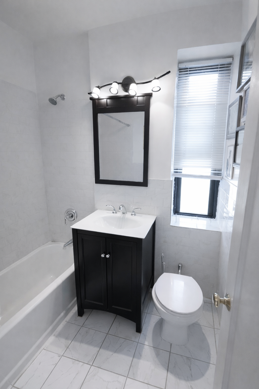 306 East Mosholu Parkway South, Unit 3F photo 4