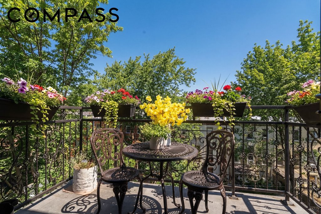 577  Madison Street, Unit 4B photo 4