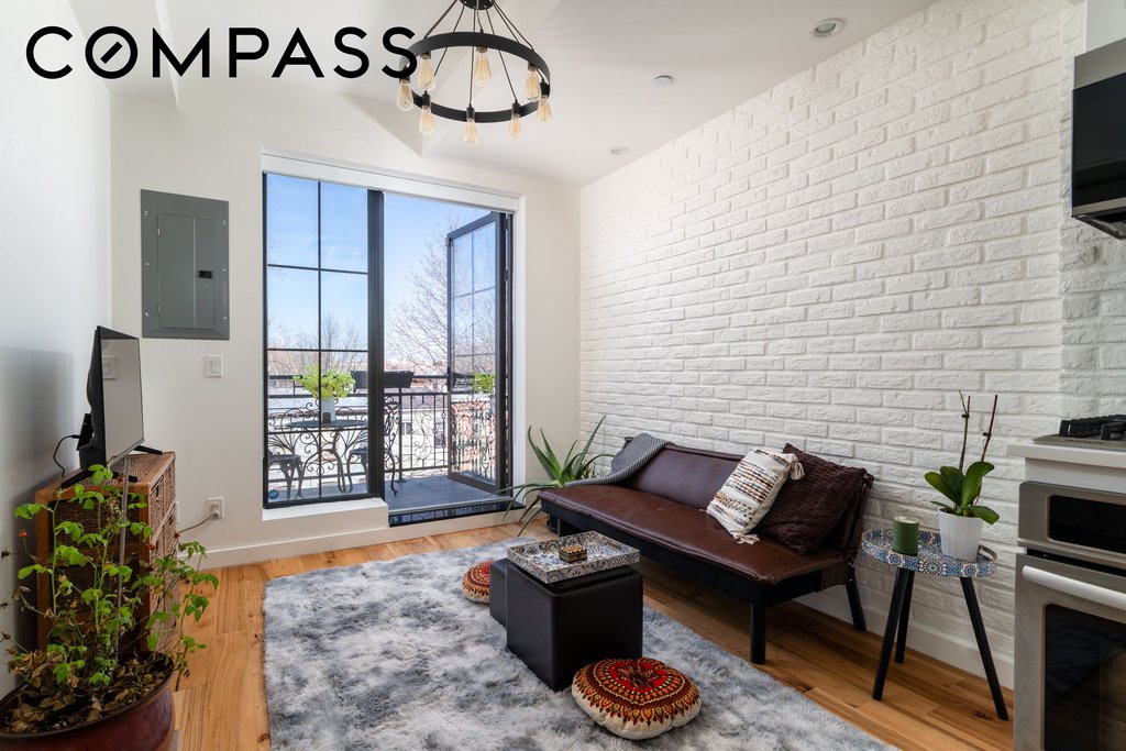 577  Madison Street, Unit 4B photo 3