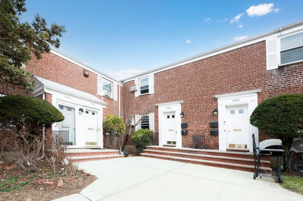 263-28 73rd Avenue, Unit 1 photo 3