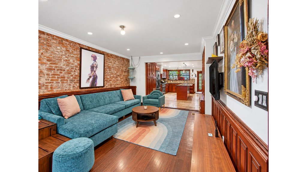 916 Putnam Avenue – For Sale photo 2