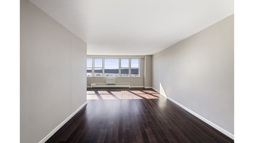 5700 Arlington Avenue, Unit 10O