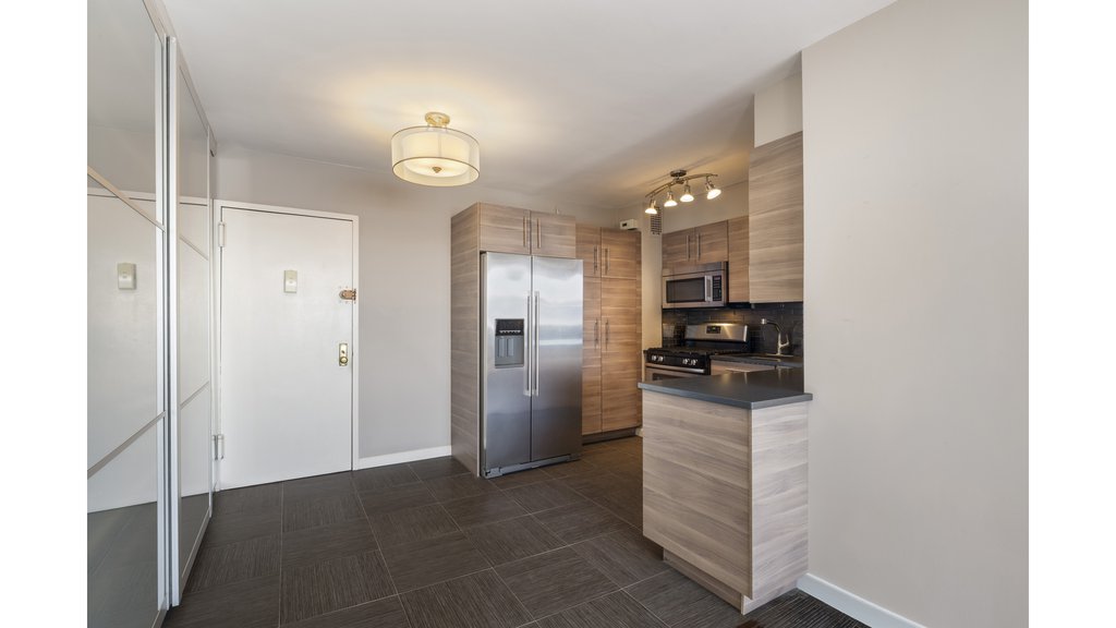 5700 Arlington Avenue, Unit 10O photo 3