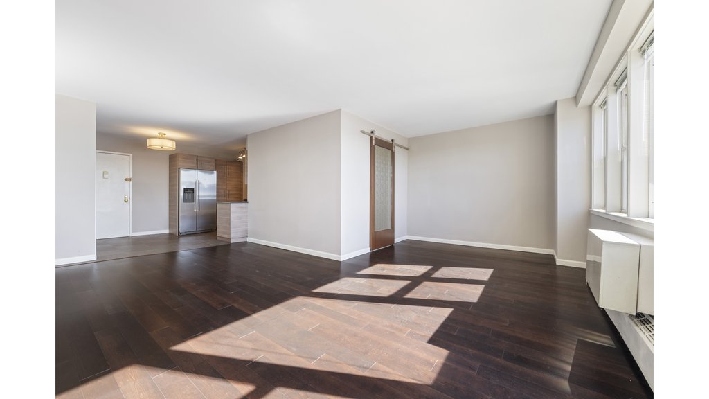 5700 Arlington Avenue, Unit 10O photo 4