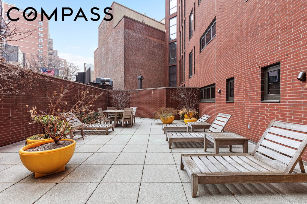 122 Greenwich Avenue, Unit 6 photo 19