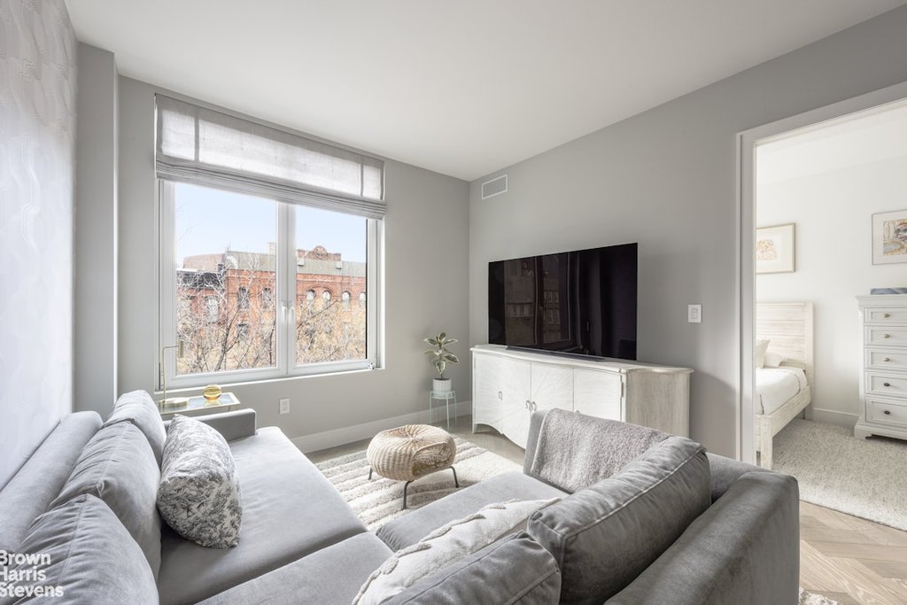 101 East 2nd Street, Unit 5D