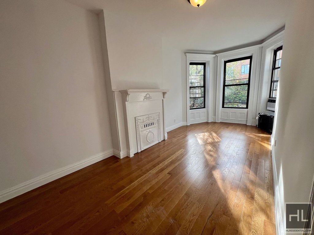 14 Saint Andrews Place, Unit 2 photo 2