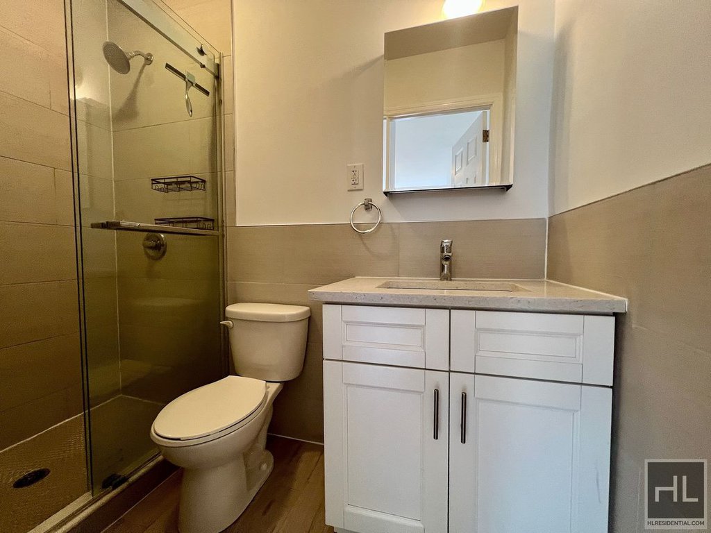 14 Saint Andrews Place, Unit 2 photo 3