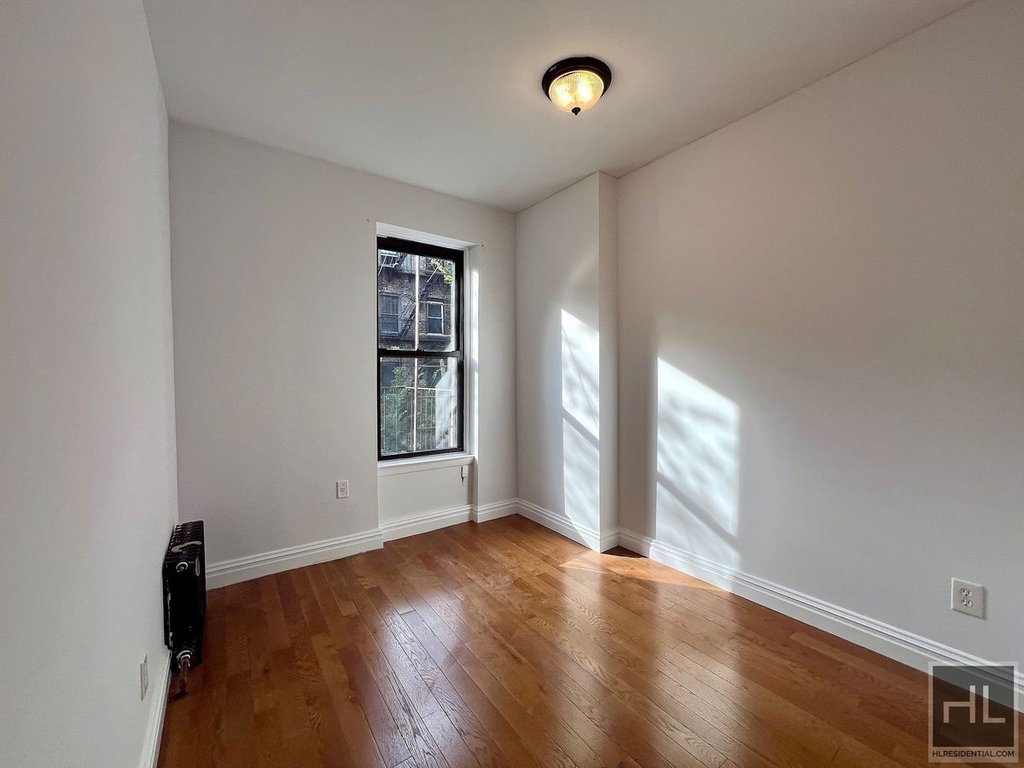 14 Saint Andrews Place, Unit 2 photo 4