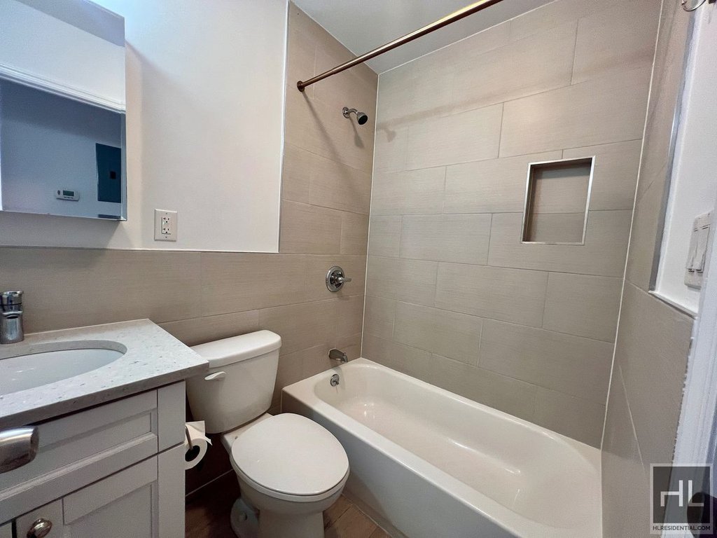14 Saint Andrews Place, Unit 2 photo 7