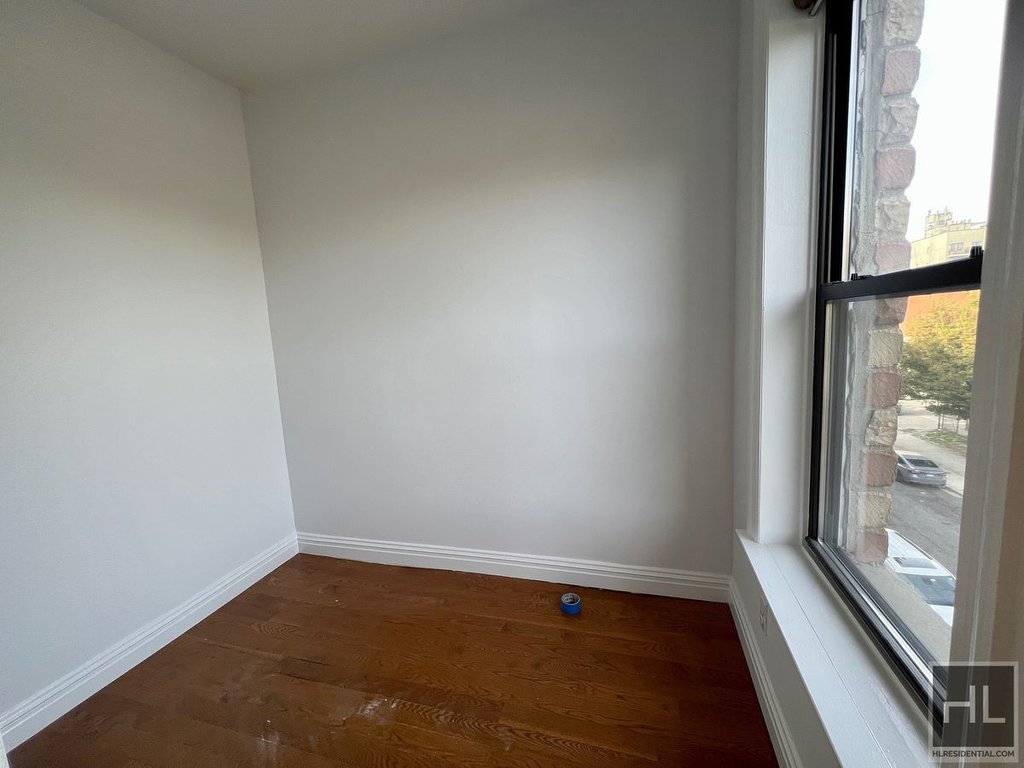 14 Saint Andrews Place, Unit 2 photo 10