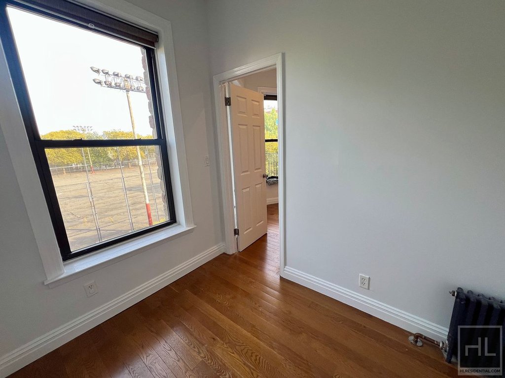 14 Saint Andrews Place, Unit 2 photo 11