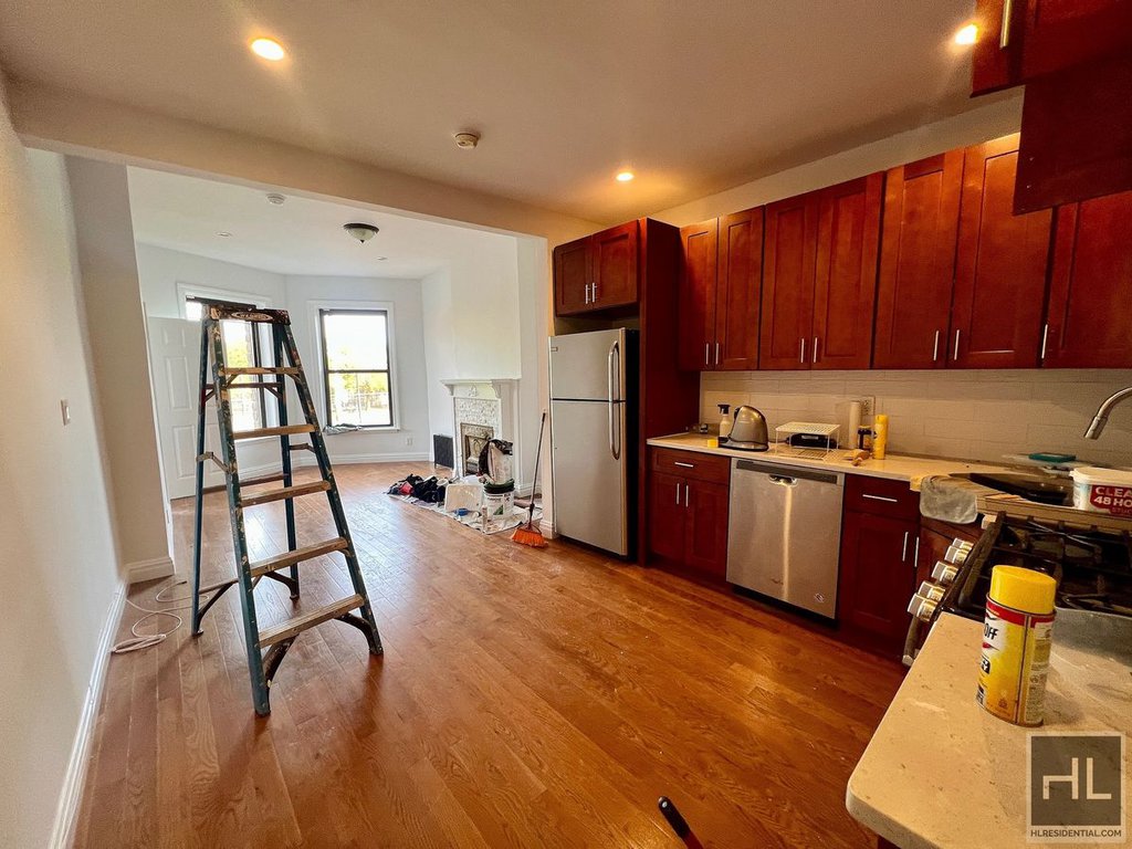 14 Saint Andrews Place, Unit 2 photo 13