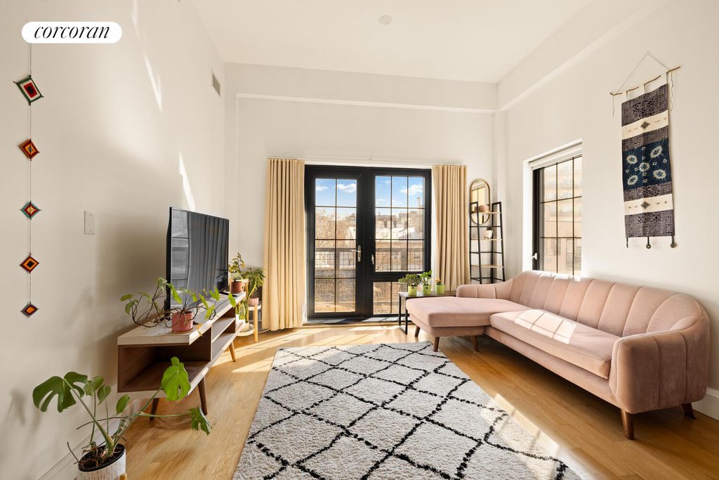 42 Maspeth Avenue, Unit 4E