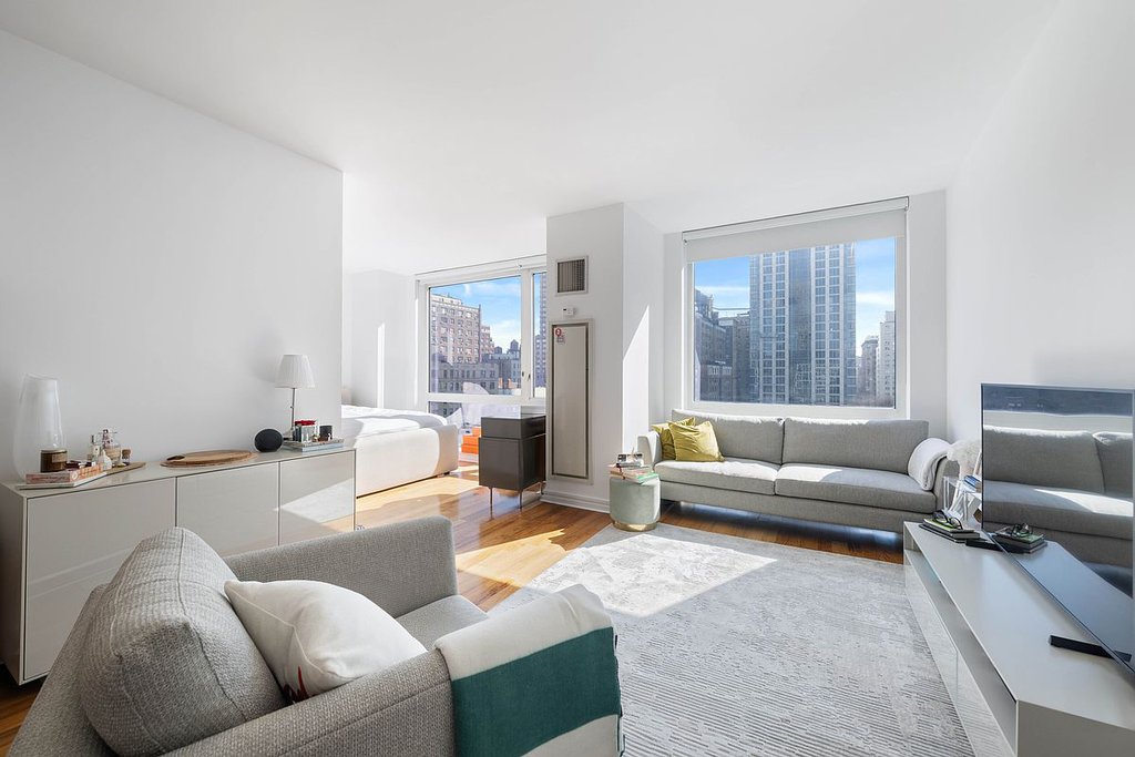 200 West End Avenue, Unit 11K photo 3
