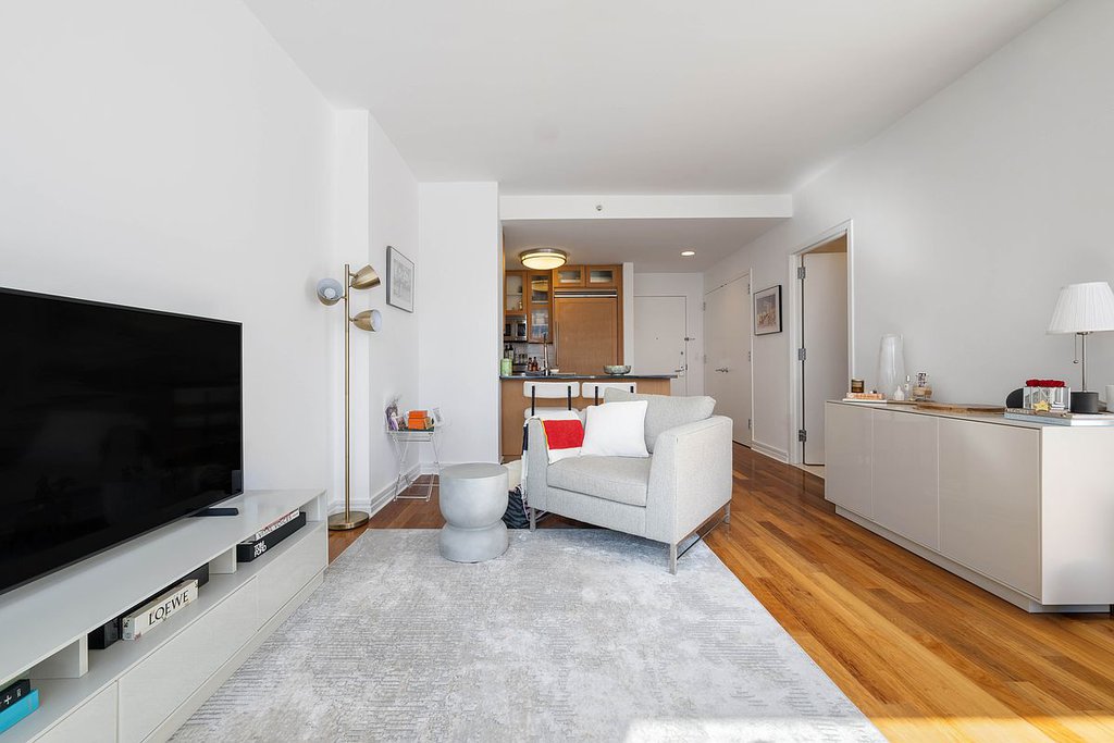 200 West End Avenue, Unit 11K photo 4