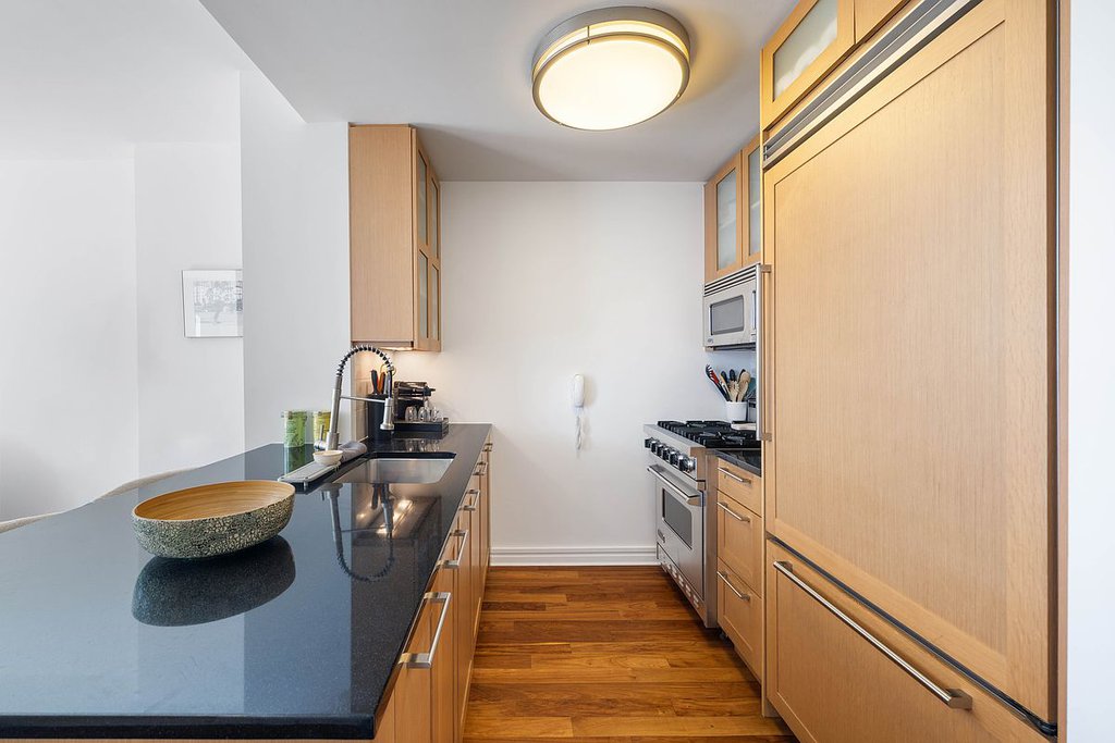 200 West End Avenue, Unit 11K photo 6