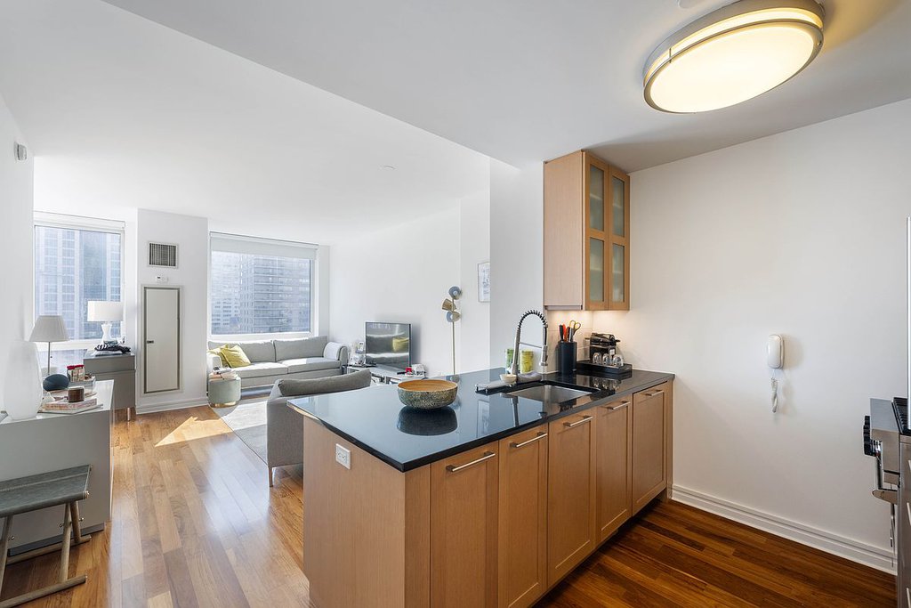200 West End Avenue, Unit 11K photo 7