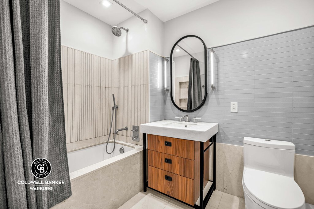 222 East Broadway, Unit 2B photo 5