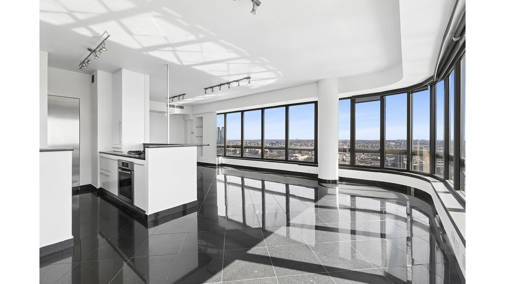 530 East 76th Street, Unit 33H photo 4
