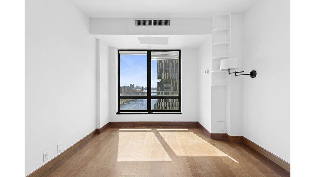 530 East 76th Street, Unit 33H photo 6