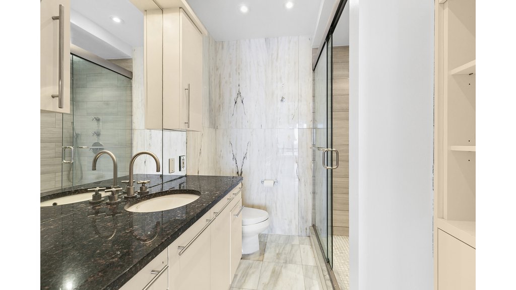 530 East 76th Street, Unit 33H photo 7