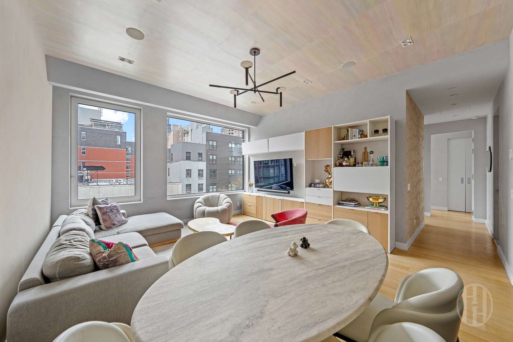32 East 1st Street, Unit 4D photo 2
