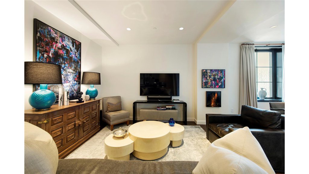 425 West 50th Street, Unit 12K photo 2