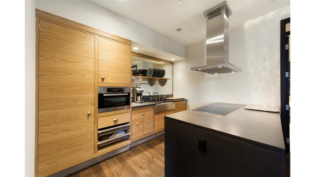 425 West 50th Street, Unit 12K photo 5