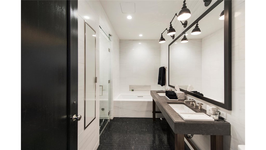 425 West 50th Street, Unit 12K photo 6