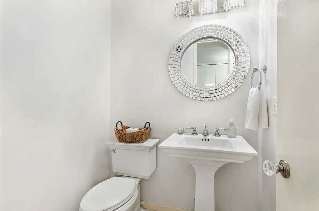 21 South End Avenue, Unit 207 photo 6