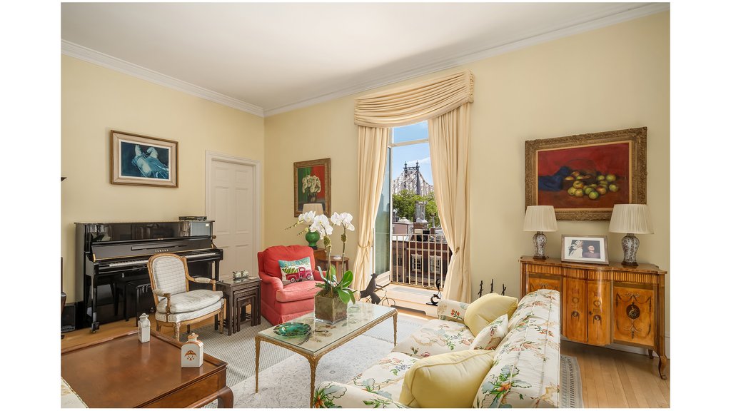 4 Sutton Place, Unit 6/7 photo 3