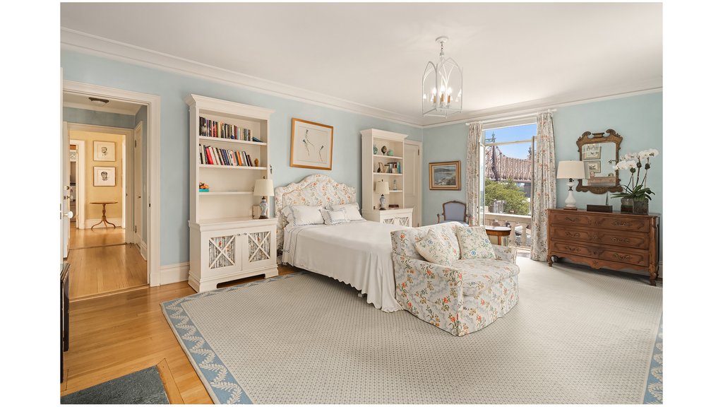 4 Sutton Place, Unit 6/7 photo 13