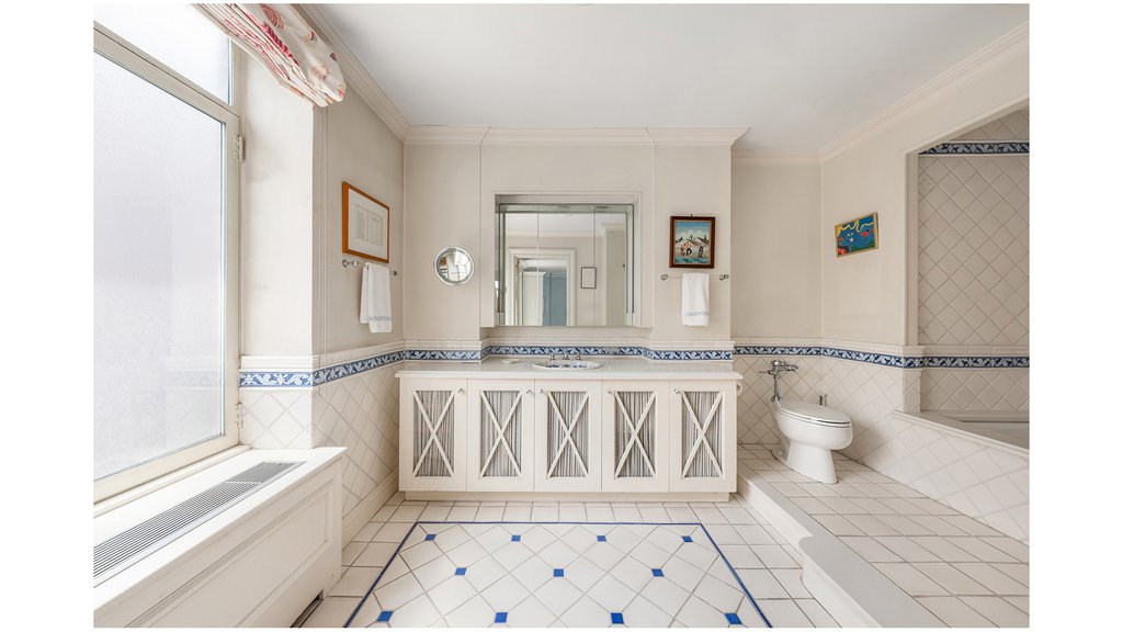 4 Sutton Place, Unit 6/7 photo 18