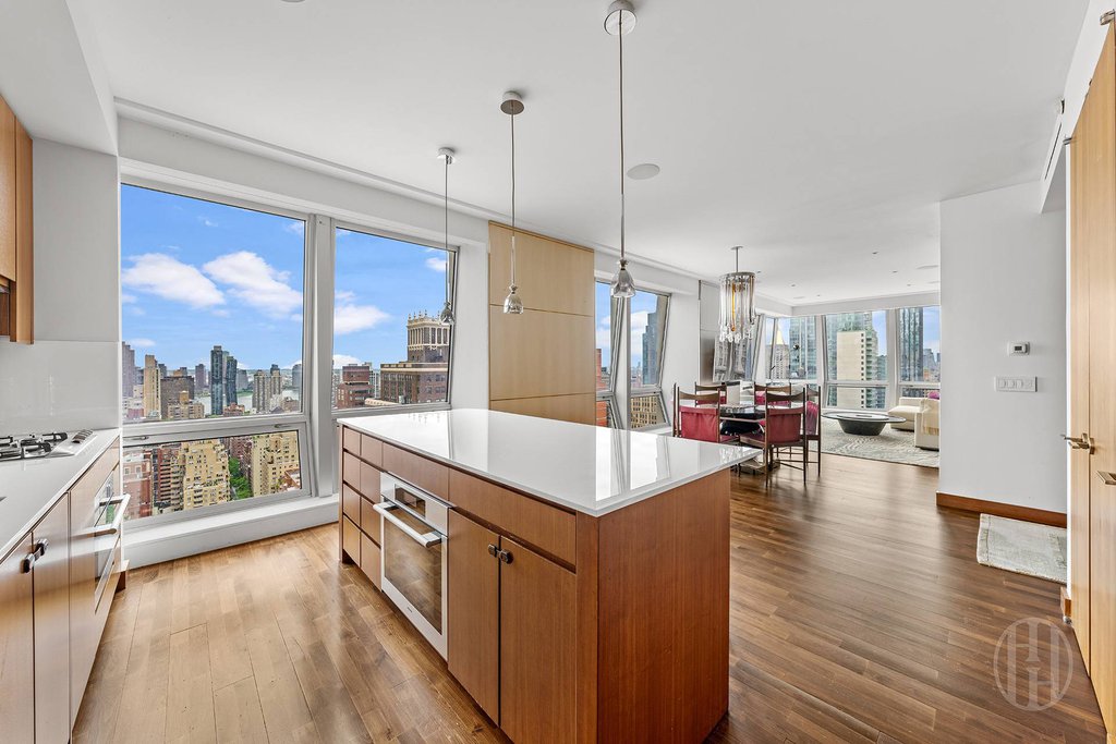 400 Fifth Avenue, Unit 34B