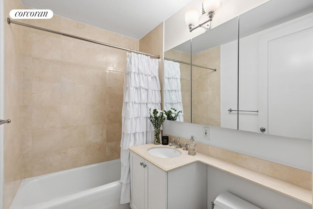 400 East 51st Street, Unit 4B photo 9