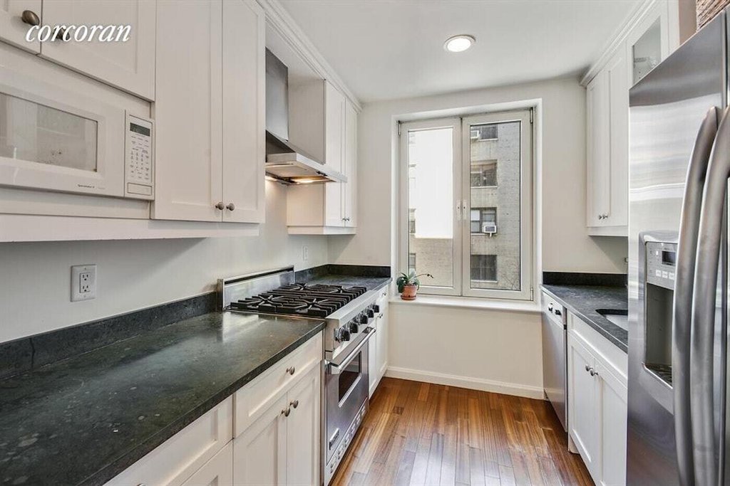 400 East 51st Street, Unit 4B photo 7