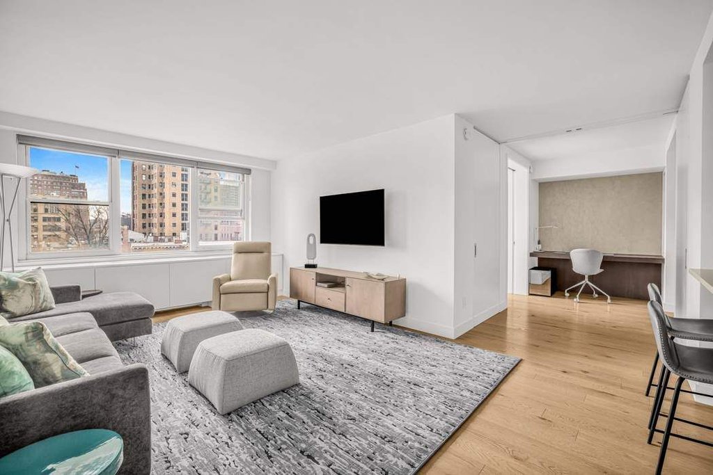 360 West 22nd Street, Unit 8PR