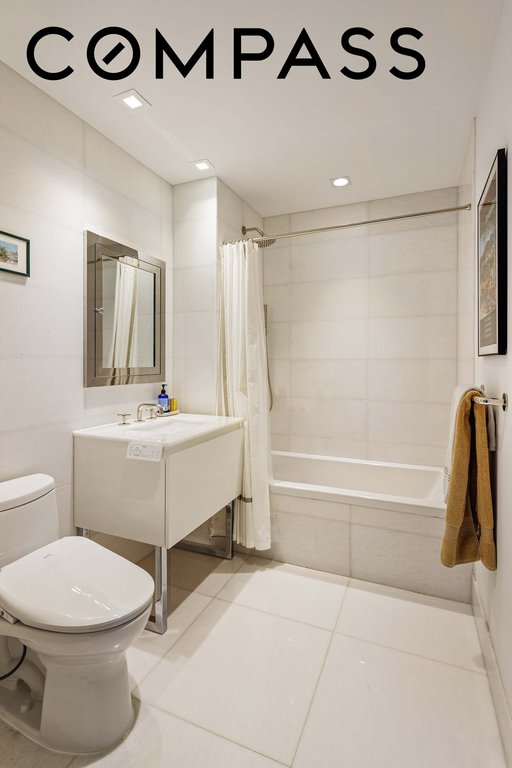 5 Franklin Place, Unit 14A photo 13