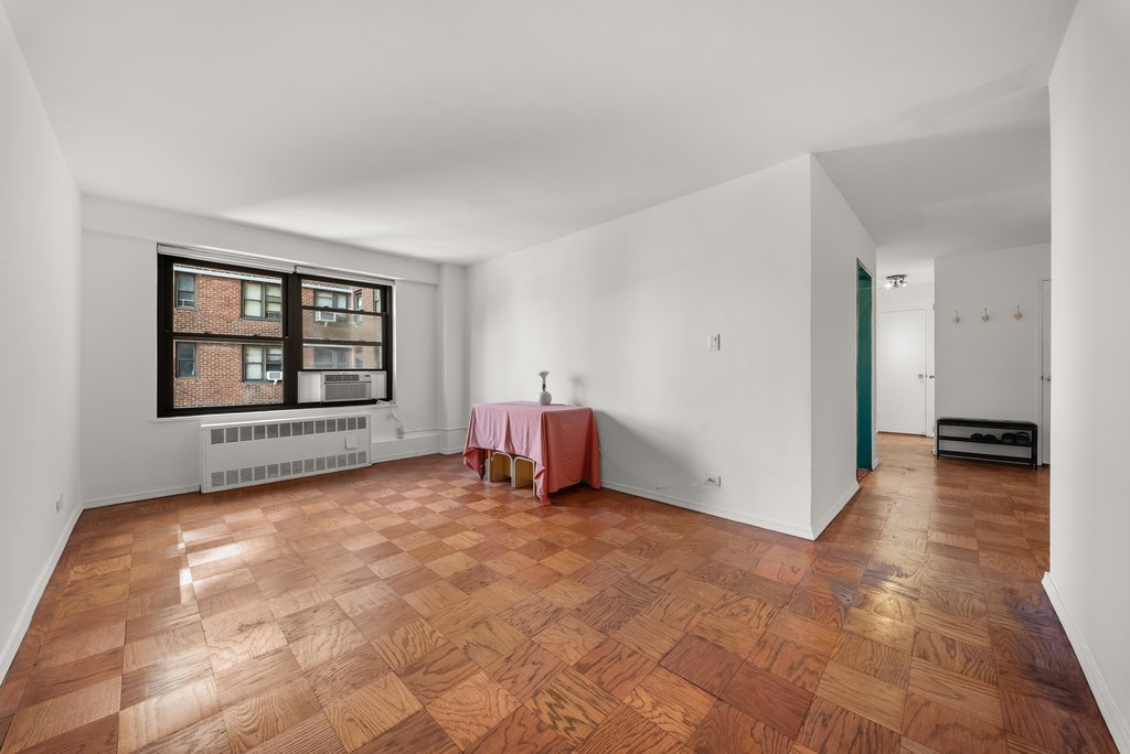 210 East Broadway, Unit H1305 photo 2