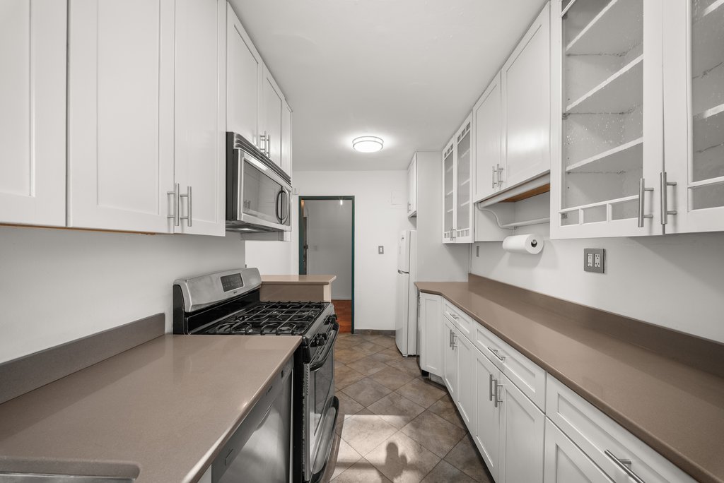 210 East Broadway, Unit H1305 photo 10