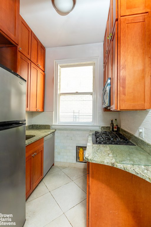1060 Park Avenue, Unit 9B photo 2
