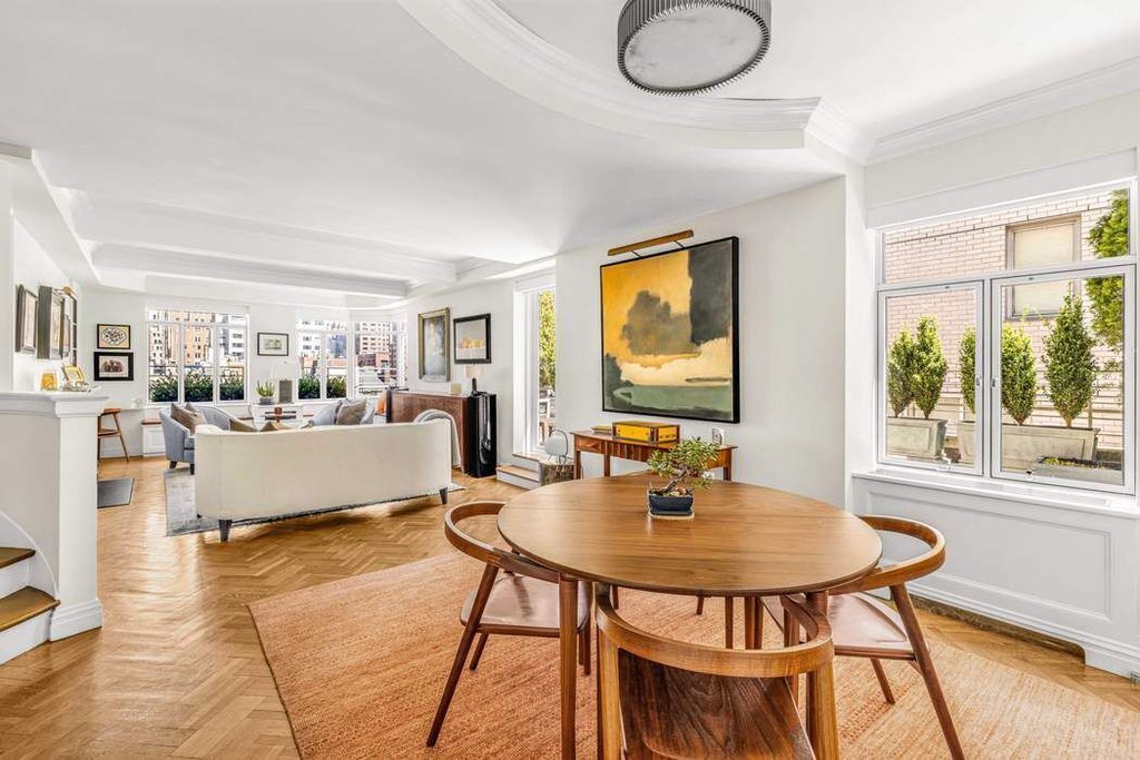 44 East 67th Street, Unit 11A photo 4