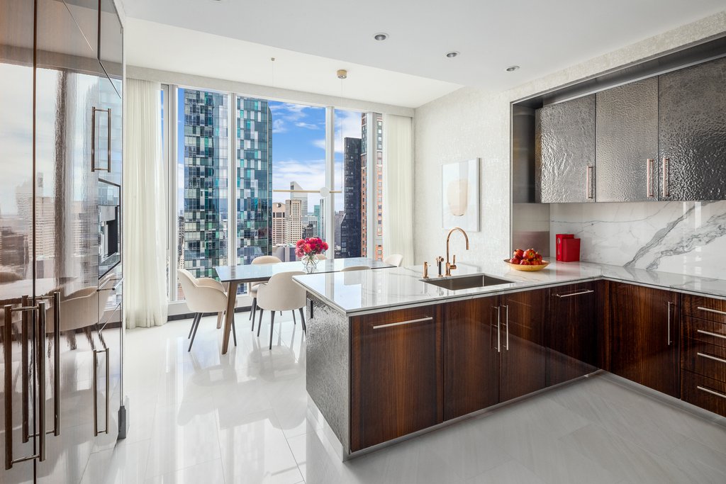 217 West 57th Street, Unit 67E photo 4