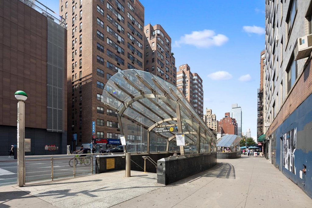 233 East 69th Street, Unit 17G photo 13