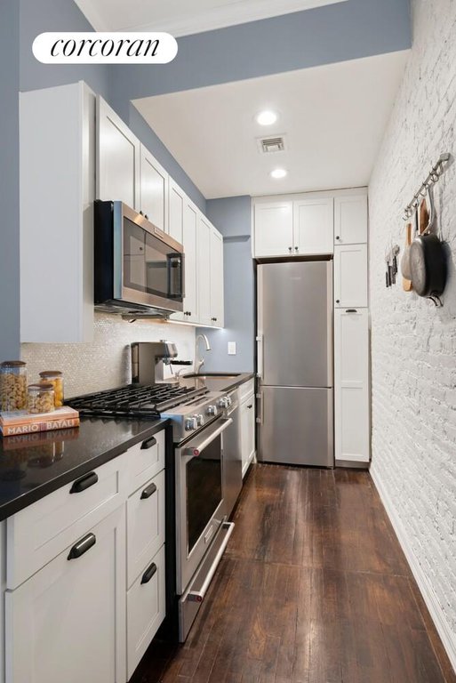 458 West 23rd Street, Unit 3A photo 6